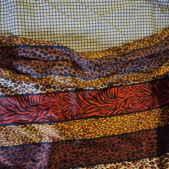 Silky Animal Print Kaftan - Picture 5 of 7